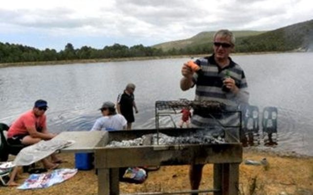 Deon Kloppers by die Bring-en-Braai na die 4 x 4 rit  